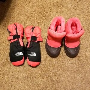 Toddler girls The Northface snow boots and mittens